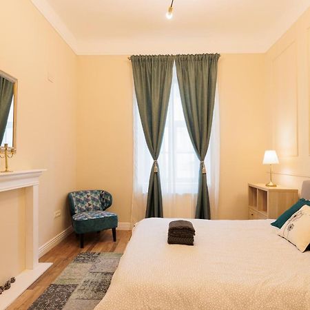 Cozy Apartment In The Historical City Center Timisoara Exterior photo
